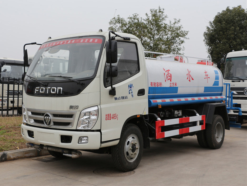 福田奥铃5方洒水车