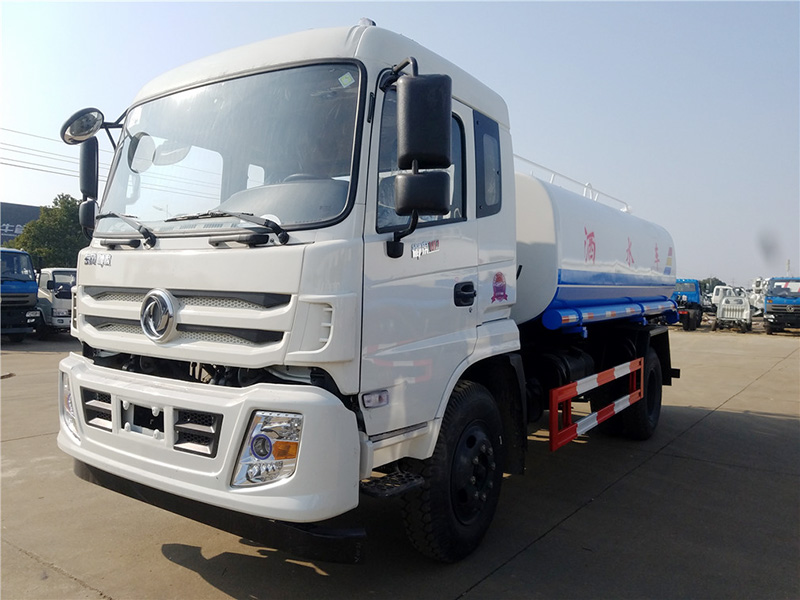 东风御虎15方绿化喷洒车